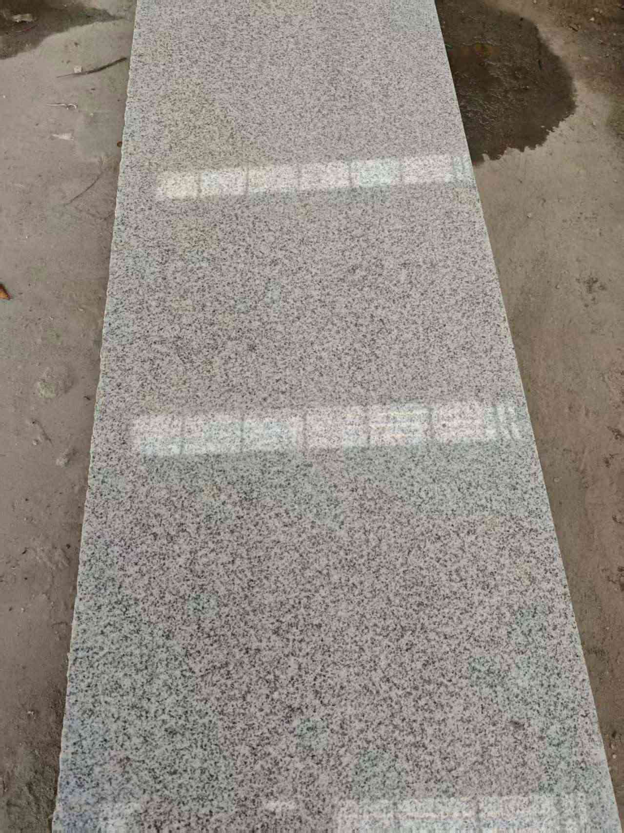 南通芝麻白光面毛板